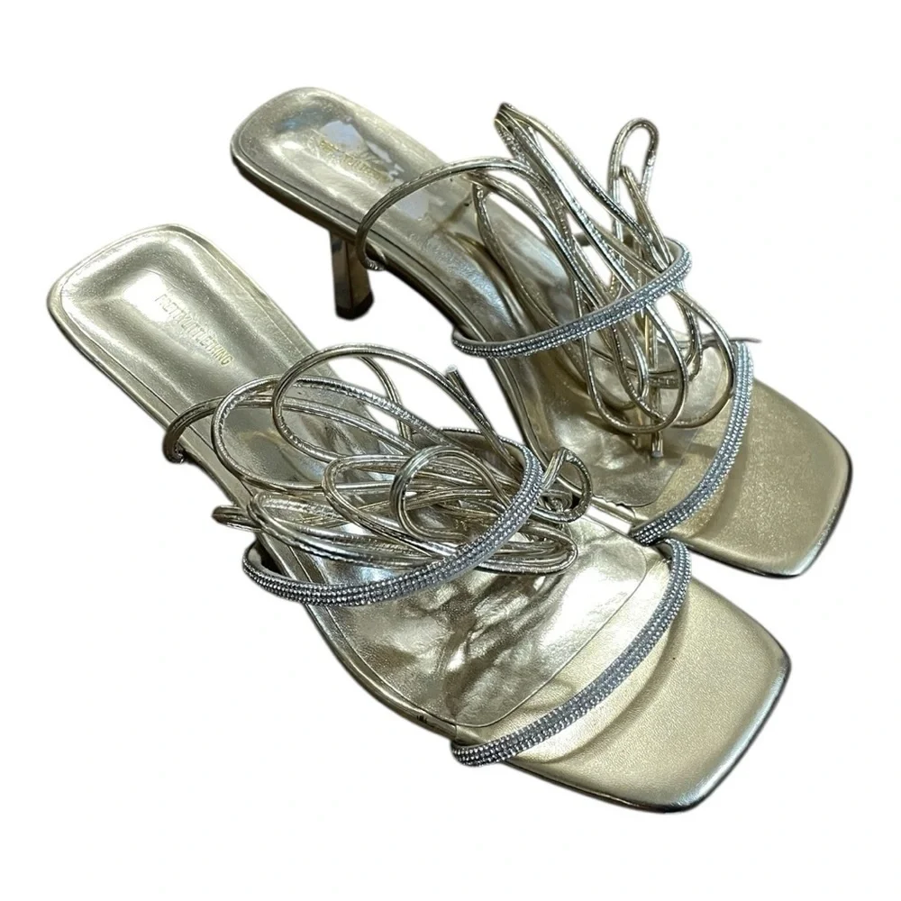 Pretty Little Thing Strappy Lace Up Square Toe Heel Sandal Gold Womens 7 kitten